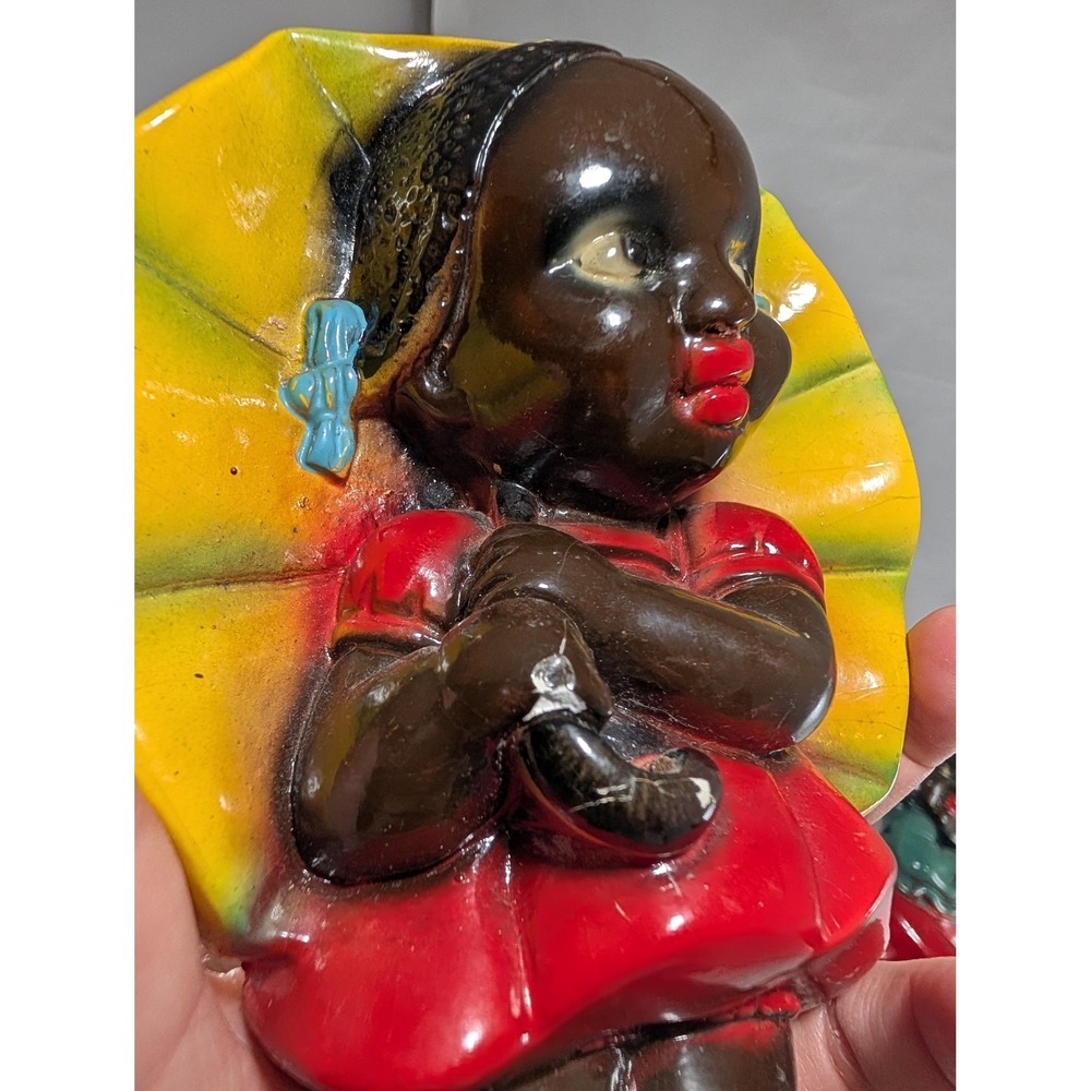 Vintage Chalkware Wall Plaques – Girl and Boy with Blue Umbrellas - Picture 6 of 11